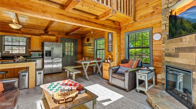 1727 Oakridge View Lane, Sevierville, TN 37876