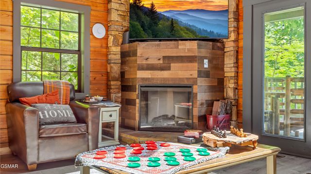 1727 Oakridge View Lane, Sevierville, TN 37876