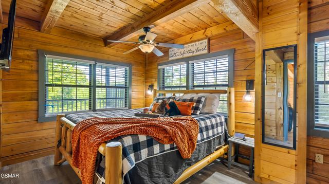 1727 Oakridge View Lane, Sevierville, TN 37876