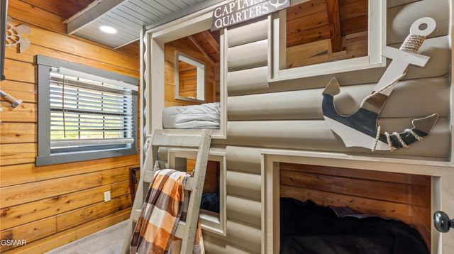 1727 Oakridge View Lane, Sevierville, TN 37876