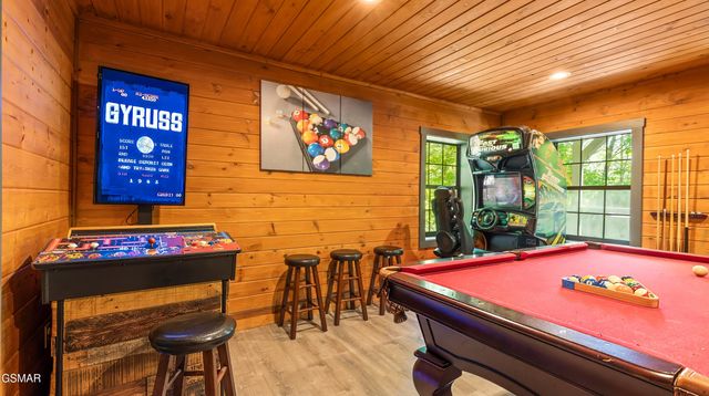 1727 Oakridge View Lane, Sevierville, TN 37876