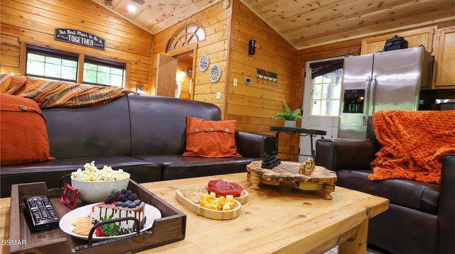 1727 Oakridge View Lane, Sevierville, TN 37876