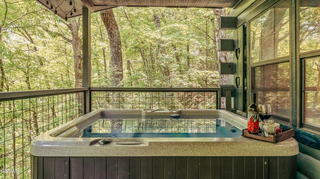 1727 Oakridge View Lane, Sevierville, TN 37876