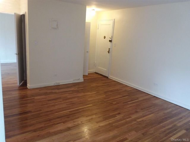 67-30 Clyde Street 3P, Forest Hills, NY 11375
