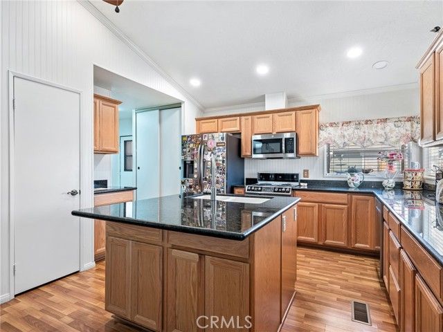 12550 Main 2, Hesperia, CA 92345