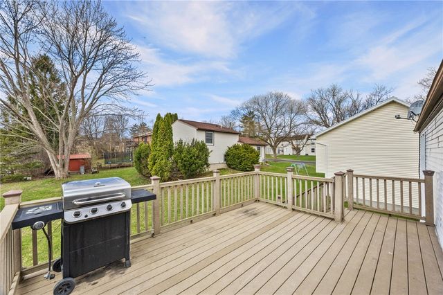 7 Shadbush, Henrietta, NY 14586