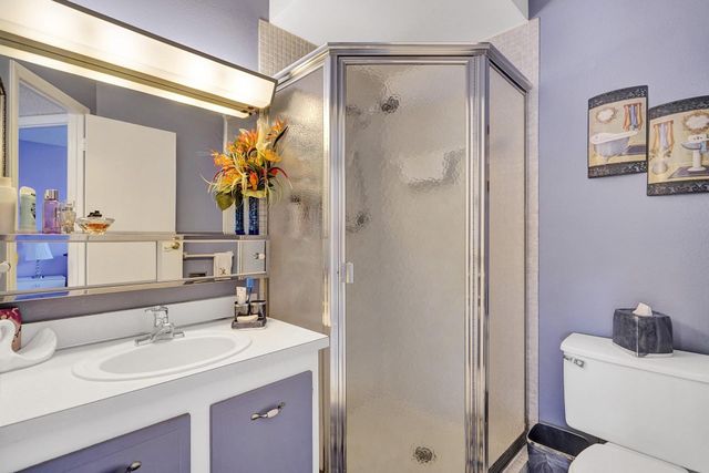 4800 NW 35th St 612, Lauderdale Lakes, FL 33319