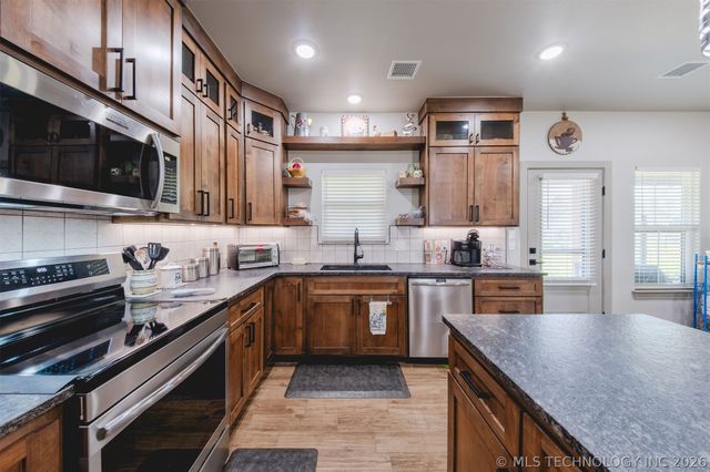 16860 W Sierra, Tahlequah, OK 74464