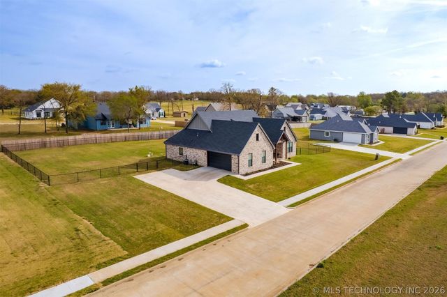 16860 W Sierra, Tahlequah, OK 74464