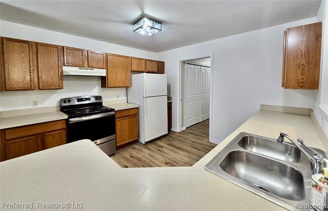 47865 Cardiff Avenue, Canton, MI 48188