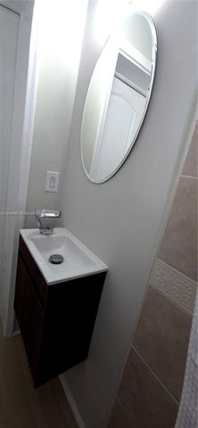 75 SW 32nd Ct Rd, Miami, FL 33135