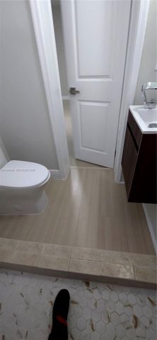 75 SW 32nd Ct Rd, Miami, FL 33135