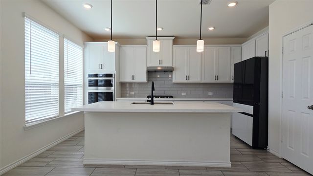 1826 Aslynn Circle, Aubrey, TX 76227