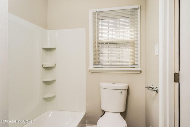 1222 Constitution Dr, Louisville, KY 40214