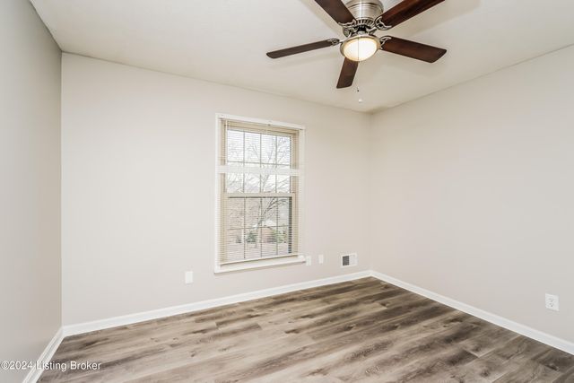 1222 Constitution Dr, Louisville, KY 40214