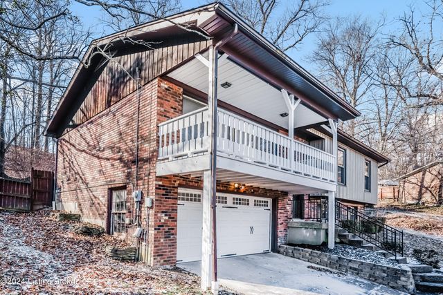 1222 Constitution Dr, Louisville, KY 40214