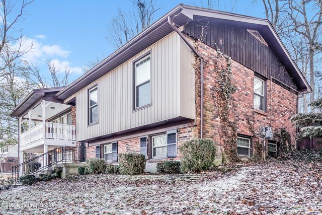 1222 Constitution Dr, Louisville, KY 40214