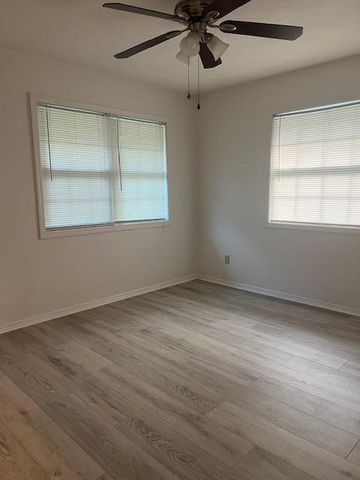 8004 Miramar Avenue, Fort Pierce, FL 34951