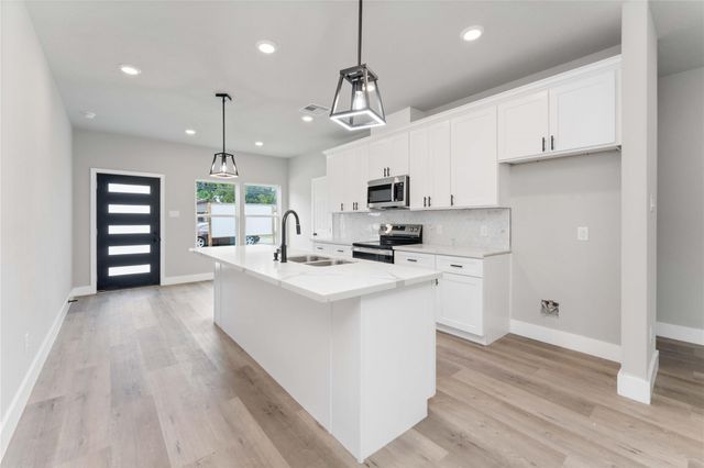 5420 Lynnfield Street A, Houston, TX 77028