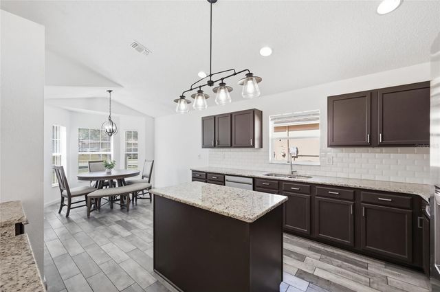 1047 BLUEGRASS DRIVE, Groveland, FL 34736