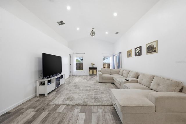 1047 BLUEGRASS DRIVE, Groveland, FL 34736