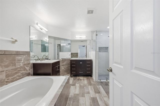 1047 BLUEGRASS DRIVE, Groveland, FL 34736