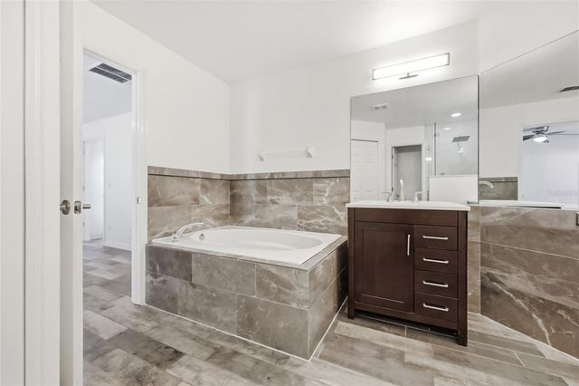 1047 BLUEGRASS DRIVE, Groveland, FL 34736