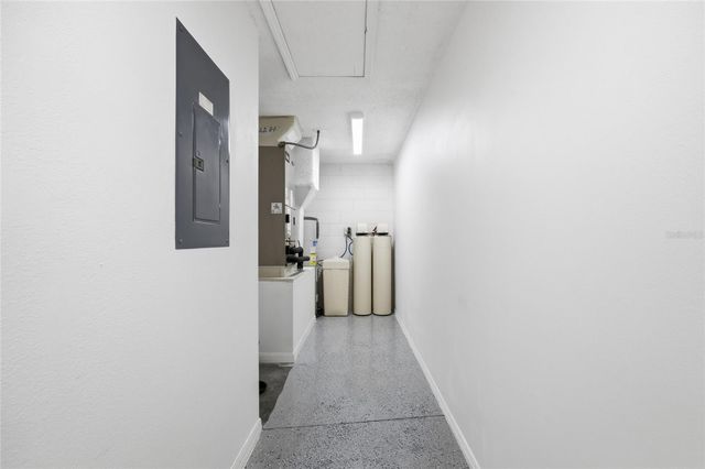 1047 BLUEGRASS DRIVE, Groveland, FL 34736