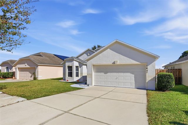 1047 BLUEGRASS DRIVE, Groveland, FL 34736