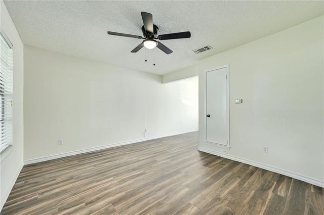 204 Northwest DR E, Round Rock, TX 78664