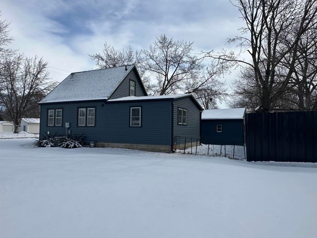 1012 Central Avenue, Evansdale, IA 50707