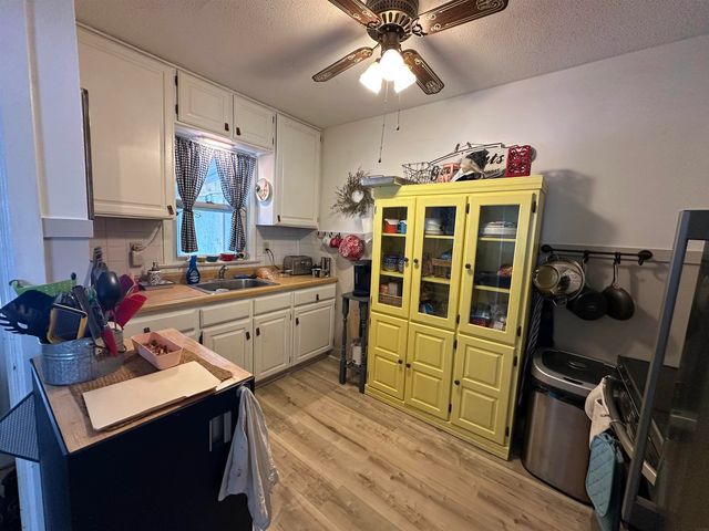 1012 Central Avenue, Evansdale, IA 50707