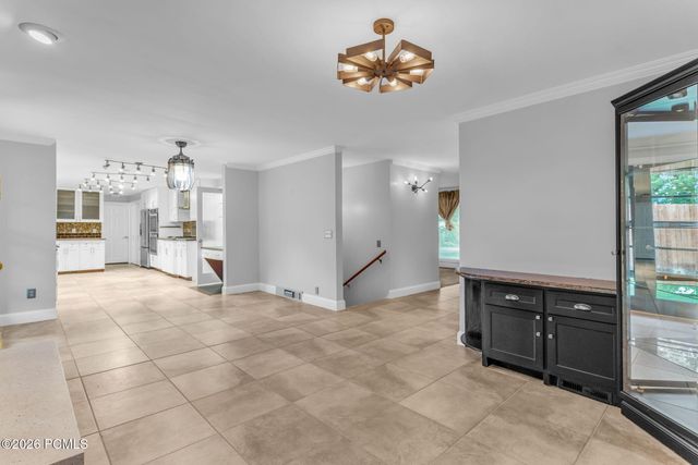 5629 S Laurelwood Street, Holladay, UT 84121