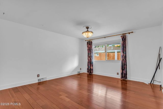 5629 S Laurelwood Street, Holladay, UT 84121