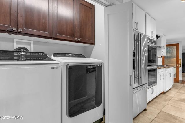 5629 S Laurelwood Street, Holladay, UT 84121