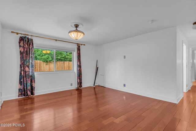 5629 S Laurelwood Street, Holladay, UT 84121
