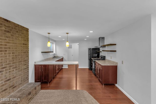 5629 S Laurelwood Street, Holladay, UT 84121