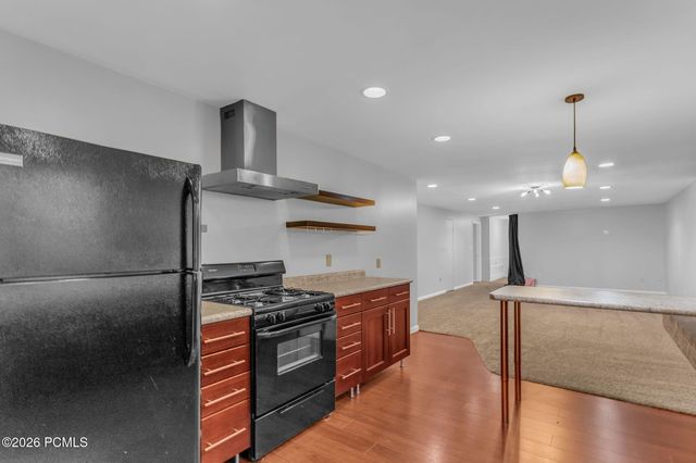 5629 S Laurelwood Street, Holladay, UT 84121