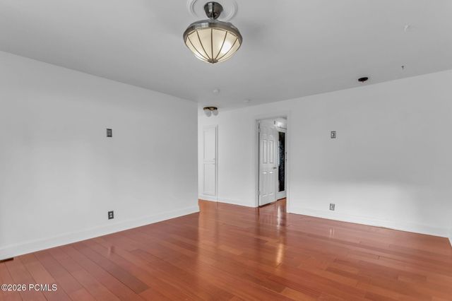5629 S Laurelwood Street, Holladay, UT 84121