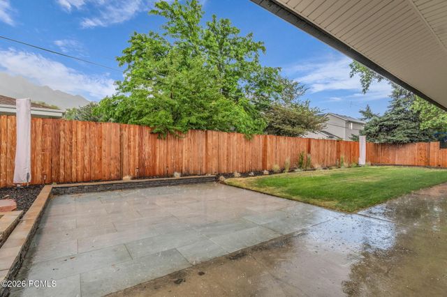 5629 S Laurelwood Street, Holladay, UT 84121