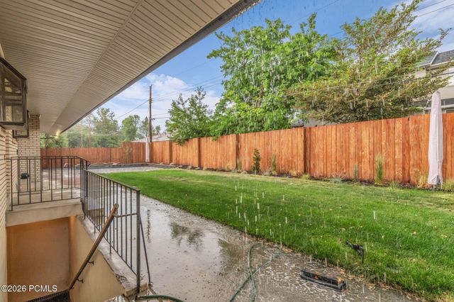 5629 S Laurelwood Street, Holladay, UT 84121
