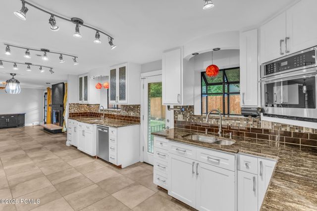 5629 S Laurelwood Street, Holladay, UT 84121