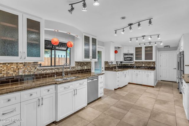 5629 S Laurelwood Street, Holladay, UT 84121
