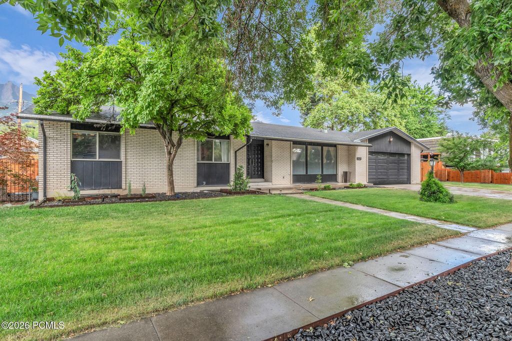 5629 S Laurelwood Street, Holladay, UT 84121