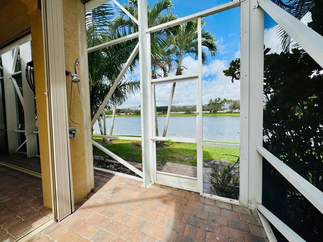 9843 Via Amati, Lake Worth, FL 33467