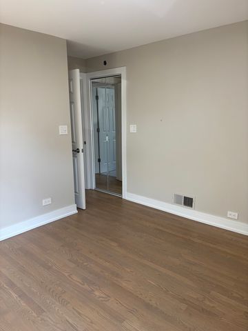 5115 N Mobile Avenue, Chicago, IL 60630