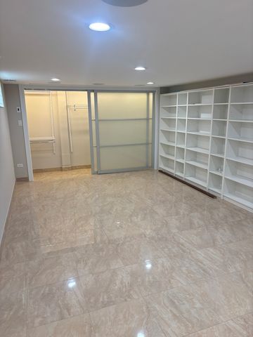 5115 N Mobile Avenue, Chicago, IL 60630