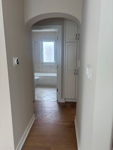 5115 N Mobile Avenue, Chicago, IL 60630