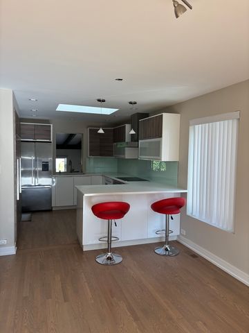5115 N Mobile Avenue, Chicago, IL 60630