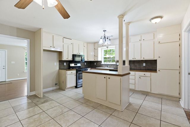 304 S 3rd St, Benton, AR 72015